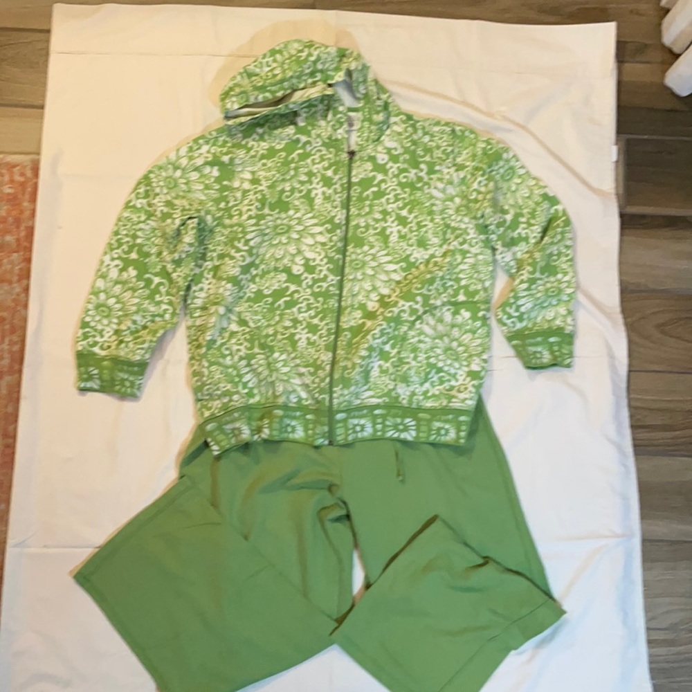 Natalie & Me Green & White Floral Hoodie & Pants